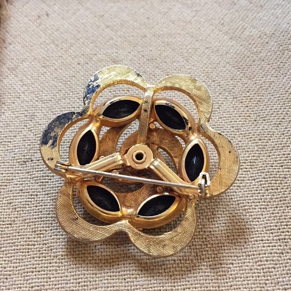 Vintage Round Black Brooch Pin - Picture 2 of 4